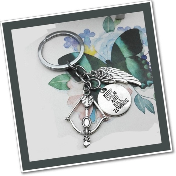 Zombie Dylier Bows and Arrows Pendant Key Chain in - Picture 2 of 7
